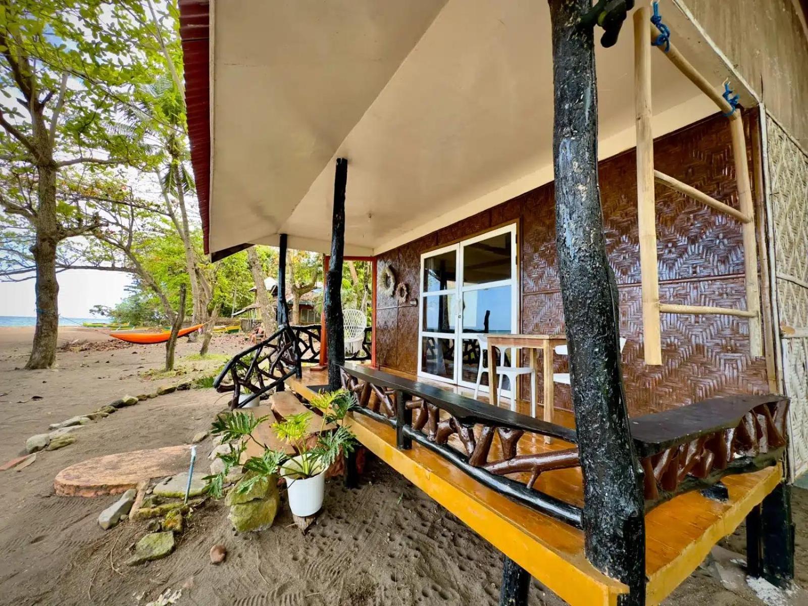 Playa Del Fuego Camiguin Beach Hostel & Resort Mambajao Exterior foto