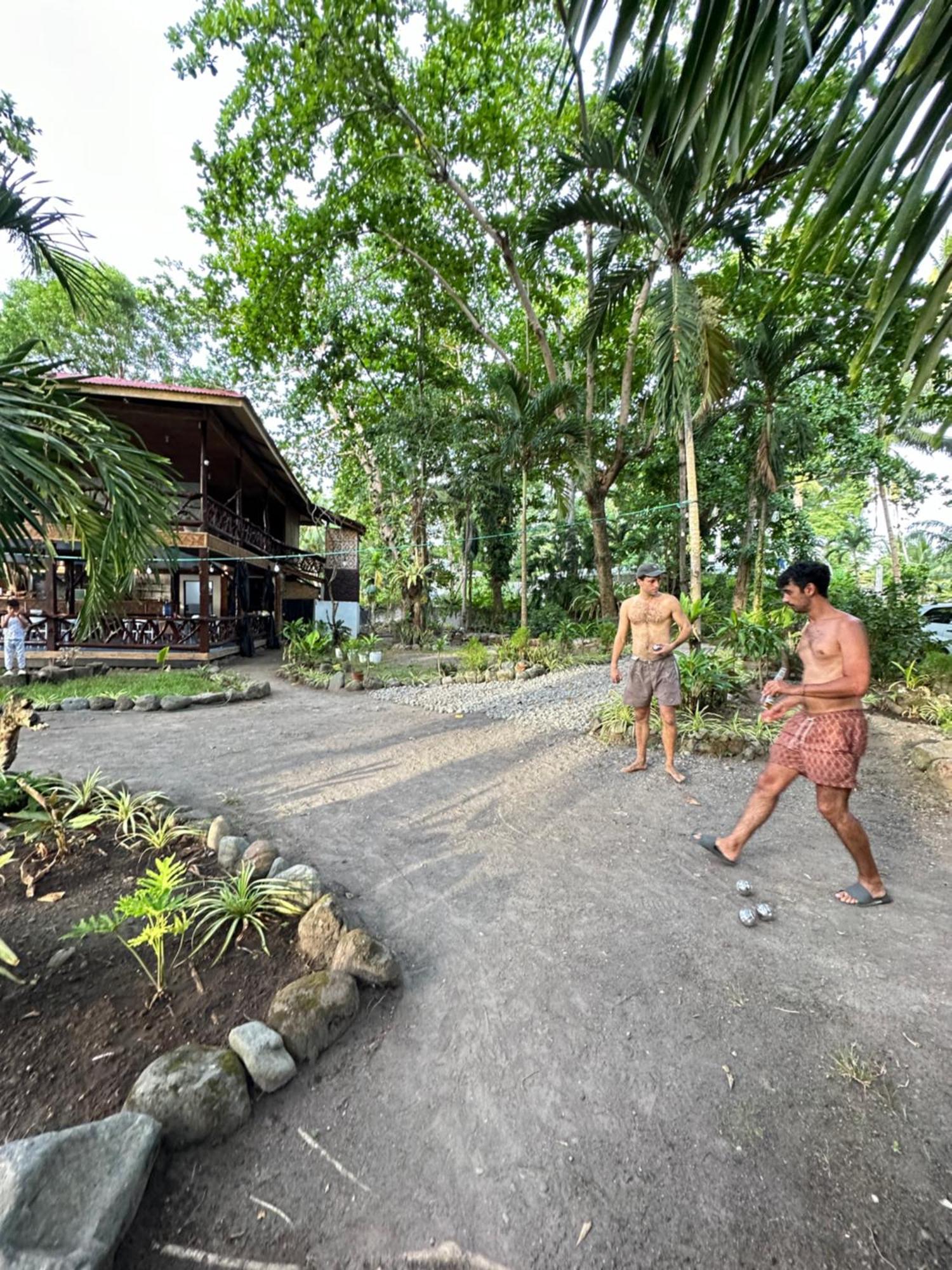 Playa Del Fuego Camiguin Beach Hostel & Resort Mambajao Exterior foto
